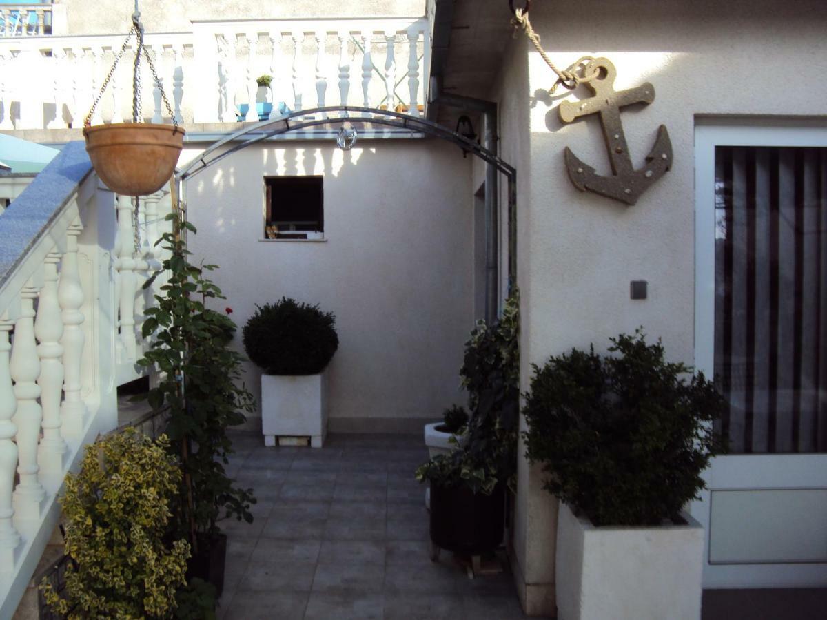 Ferienwohnung Tomic Novi Vinodolski Exterior foto